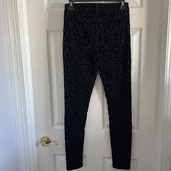 Black Cheetah Print Textured Skinny Jean Pants - Picture 2 of 5